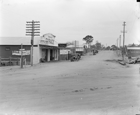 Street in Queanbeyan showing Esmond's Garage.