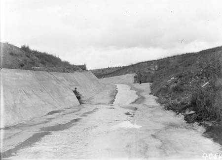 Weston Creek sewerage treatment works, effluent drain into Weston Creek.