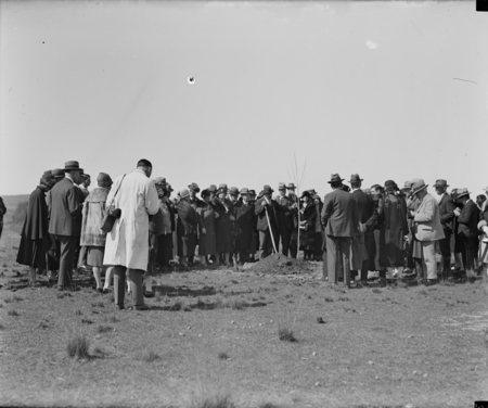 Tree planting by the Victorian Branch of the English Speaking Union.