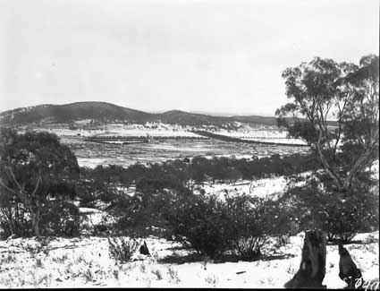 Record fall of snow - Braddon under snow, from Mt Ainslie..Ainslie Hotel in the centre