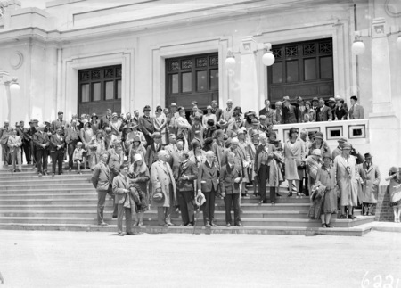 Visiting American Tourists from SS Malole, on the steps of Parliament House.