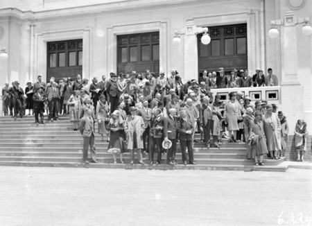 Visiting American Tourists from SS Malole, on the steps of Parliament House.
