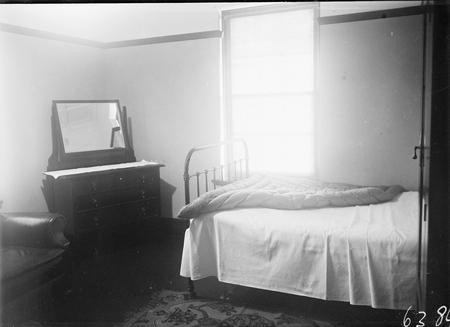 Glebe Guest House bedroom.