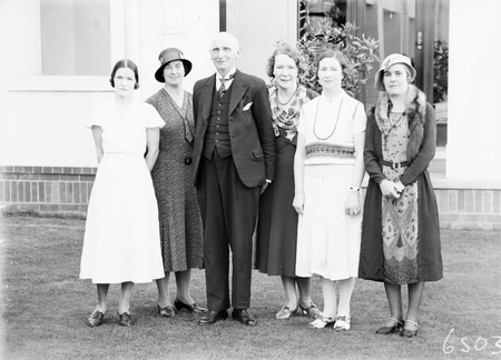 Principal Reporter with Hansard stenographers.