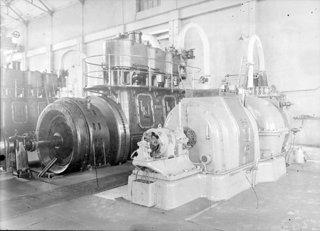 Electrical generating plant. Kingston Power Station. 600 kW Bellis and Morcomb triple expansion steam engine on the left. 1500 kW BTH turbo alternator on the right, Kingston Power Station. 600 kW Bellis and Morcomb triple expansion steam engine on the left. 1500 kW BTH turbo alternator.