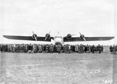 Visit of Imperial Airways Airliner ASTRAEA on a survey flight for proposed air mail service with spectators at Duntroon landing ground.
