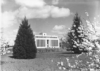 National Library, Kings Avenue, Barton
