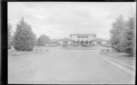 Hotel Canberra, main entrance, from Commonwealth Avenue.