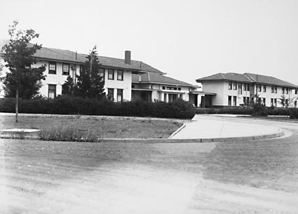 Entrance to Hotel Kurrajong, National Circuit, Barton