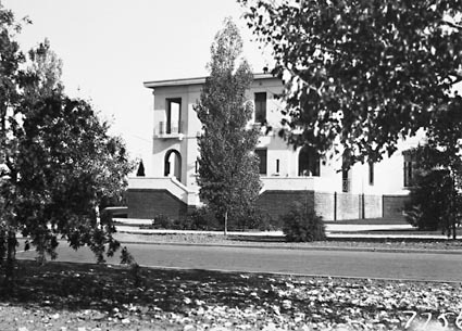 Entrance to East Block Offises and Canberra Post Office, QueenVictoria Terrace, Parkes